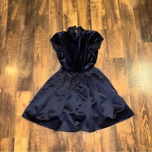 Chic Midnight Blue Velvet Mini Dress